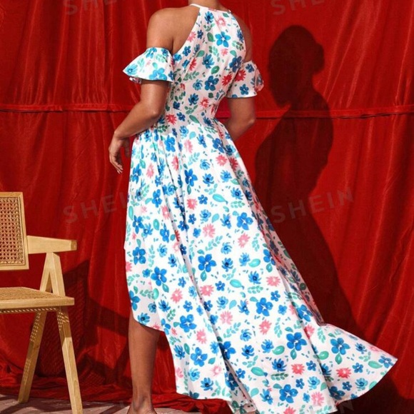 Floral Asymmetrical Open
Shoulder Halter Dress With Vacation Style - Picture 4 of 5
